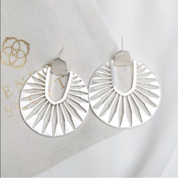 NEW Kendra Scott Silver Didi Sunburst Stmt Earring - Picture 3 of 5